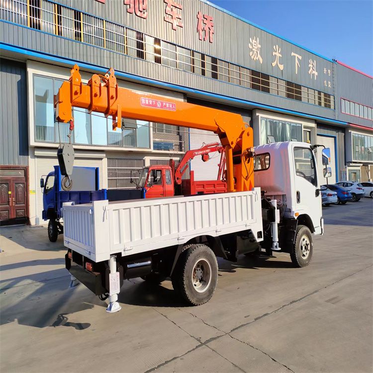 呼伦贝尔市三轮随车吊定制 农用改装机自备吊中瑞长期出售