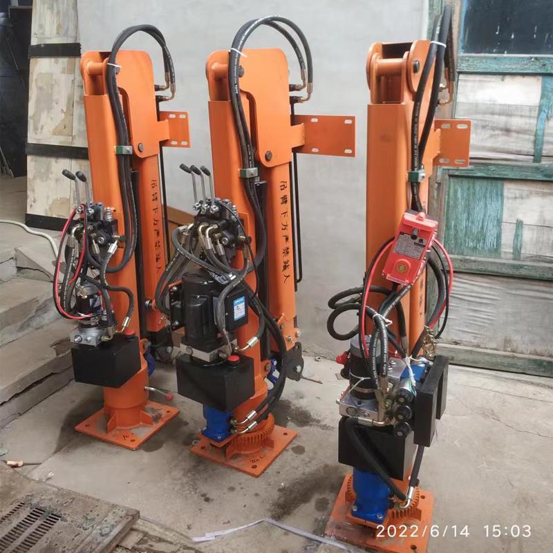 呼伦贝尔市重汽蓝牌随车吊 3.2吨 国六动力强 液压驱动 农用自卸起重机